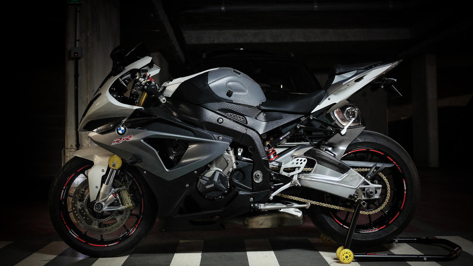 BMW S1000RR 2014 - Left view